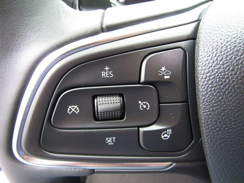 Used 2023 Buick Envision Essence AWD/4WD image 9