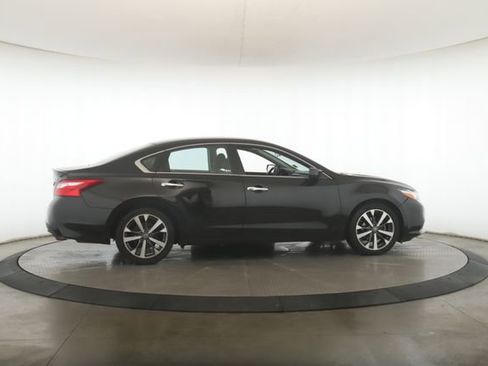 Used 2017 Nissan Altima 2.5 SR image 6
