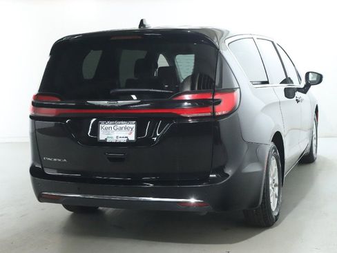 Used 2024 Chrysler Pacifica Touring-L FWD image 44