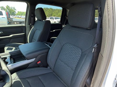 New 2026 RAM 1500 Express AWD/4WD image 16
