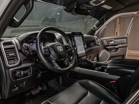 Used 2024 RAM 1500 Laramie AWD/4WD image 17