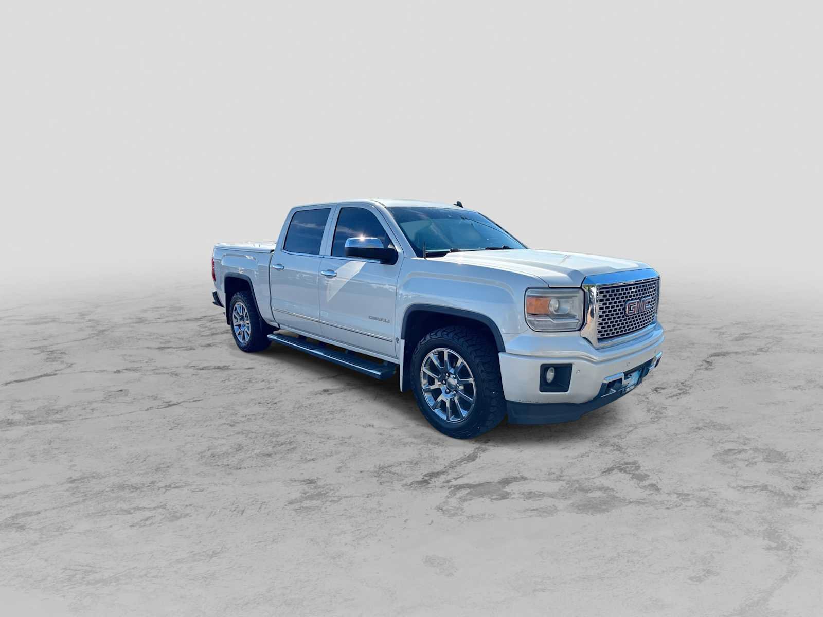 Used 2014 GMC Sierra 1500 Denali w/ Driver Alert Package AWD/4WD image 2