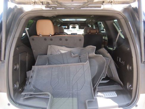 Used 2023 Chevrolet Tahoe High Country RWD image 12