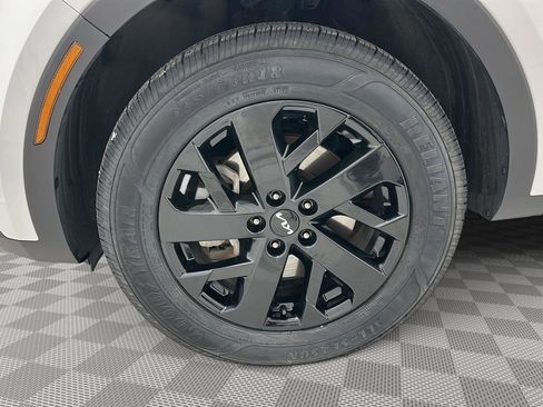 Used 2022 Kia Sorento S w/ Panoramic Sunroof Package image 30