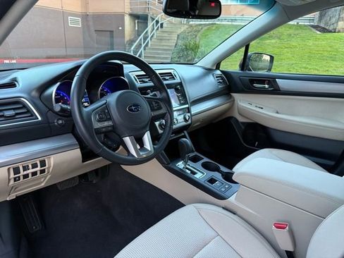 Used 2016 Subaru Outback 2.5i Premium image 9