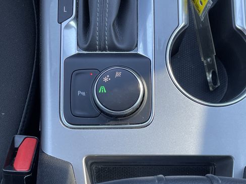 Used 2019 Chevrolet Blazer LT image 25