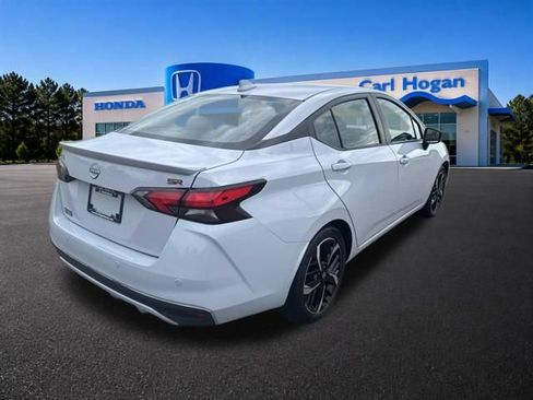 Used 2024 Nissan Versa SR FWD image 3