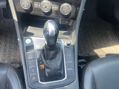 Used 2020 Volkswagen Jetta SEL FWD image 9