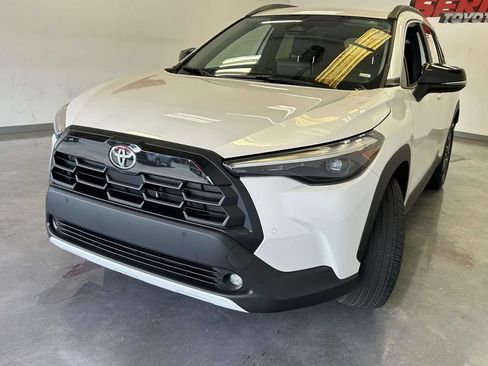 Used 2026 Toyota Corolla Cross XLE FWD image 7