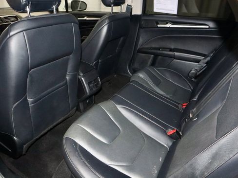 Used 2019 Ford Fusion Titanium FWD image 23