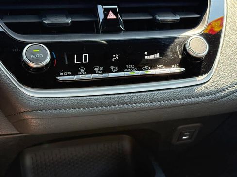Used 2024 Toyota Corolla SE image 16