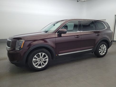 Used 2021 Kia Telluride LX FWD image 2
