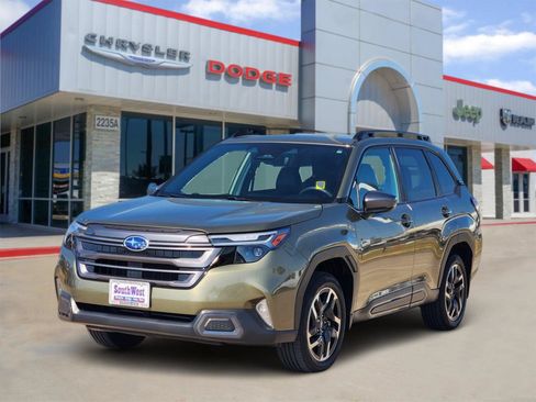 Used 2026 Subaru Forester Limited AWD/4WD image 2