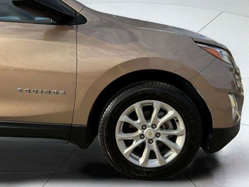 Used 2018 Chevrolet Equinox LS FWD image 56