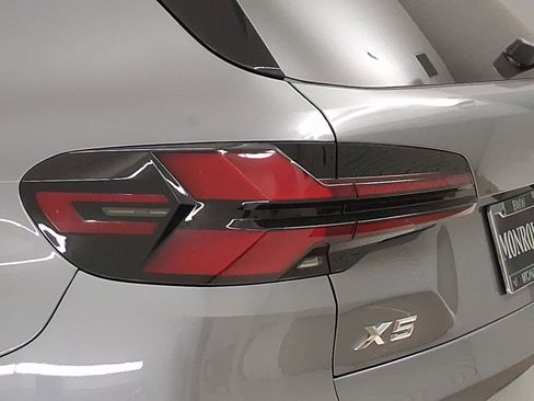 New 2026 BMW X5 sDrive40i w/ Premium Package image 11