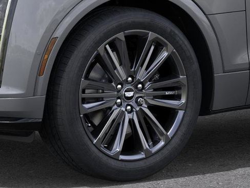 New 2026 Cadillac Lyriq V w/ LPO, Floor Liner Package AWD/4WD image 9
