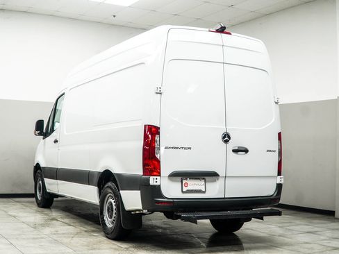 Used 2022 Mercedes-Benz Sprinter 2500 image 9
