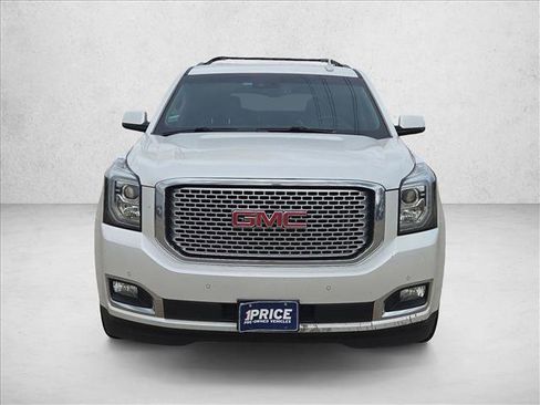Used 2016 GMC Yukon Denali image 2