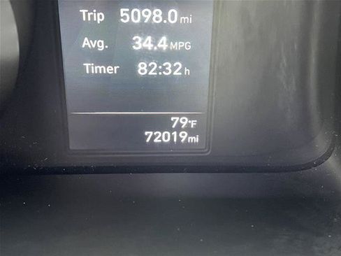 Used 2022 Hyundai Elantra SEL FWD image 3