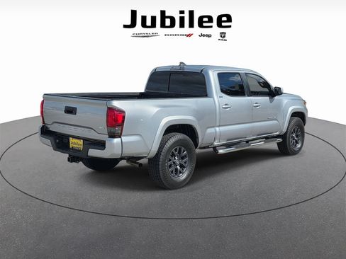 Used 2022 Toyota Tacoma SR5 w/ Technology Package RWD image 5