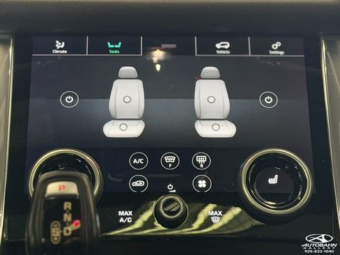 Used 2018 Land Rover Range Rover Sport HSE AWD/4WD image 25