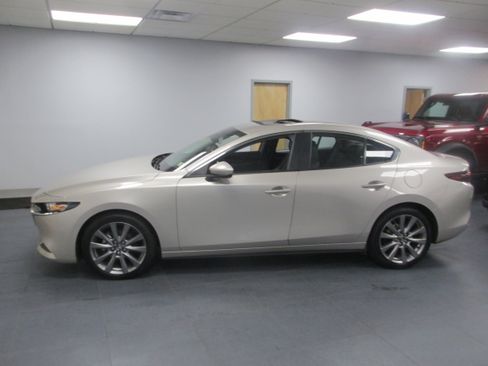 Used 2024 MAZDA MAZDA3 s image 8
