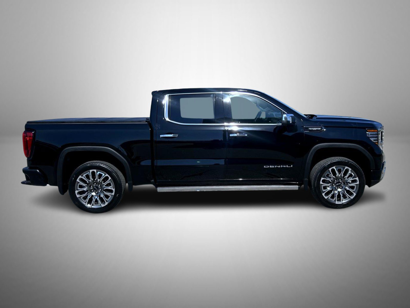 Used 2024 GMC Sierra 1500 Denali Ultimate AWD/4WD image 4