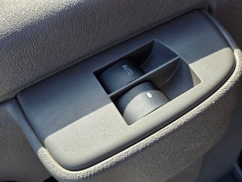 Used 2021 Chevrolet Express 2500 w/ Driver Convenience Package image 31