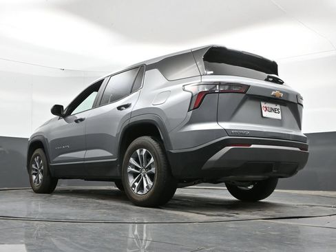 Used 2025 Chevrolet Equinox LT FWD image 44