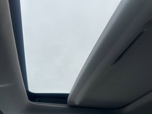 Used 2023 Honda CR-V EX image 10