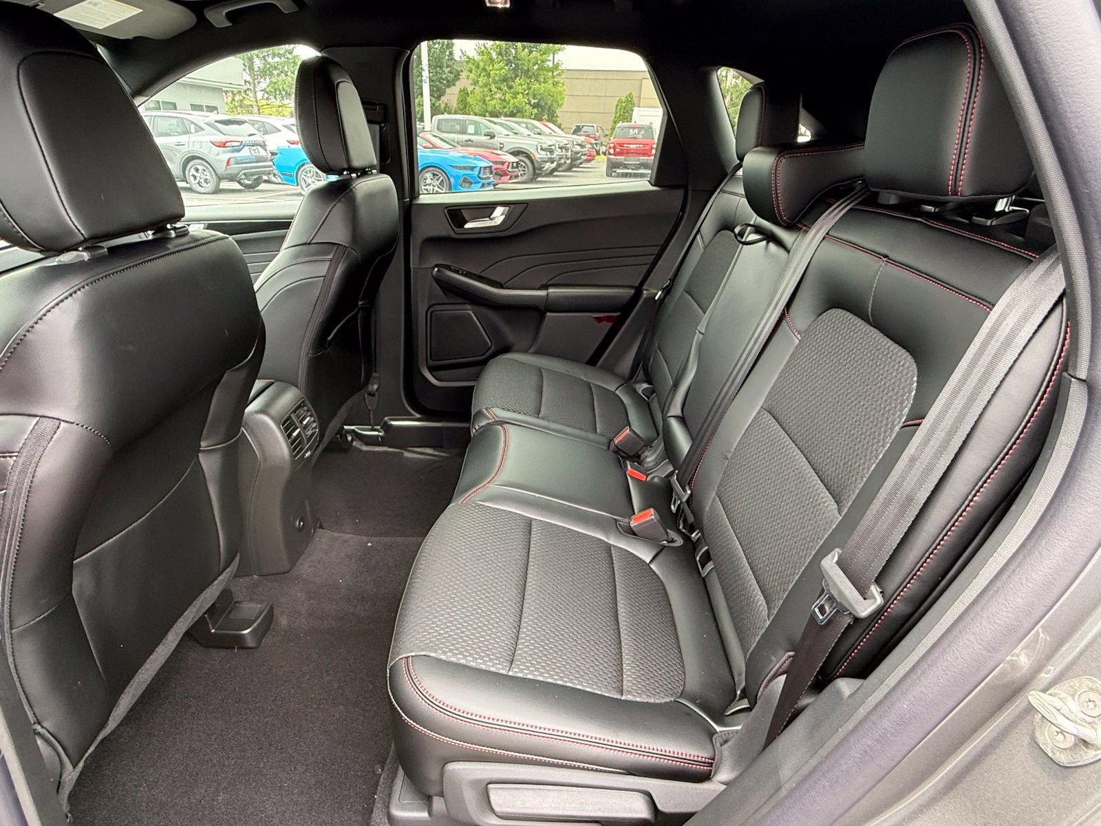 Used 2024 Ford Escape ST-Line w/ Tech Pack #1 AWD/4WD image 14