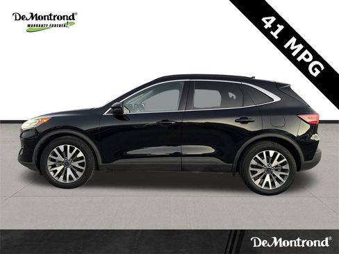 Used 2020 Ford Escape Titanium image 8