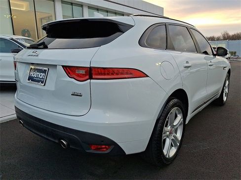 Used 2017 Jaguar F-PACE R-Sport image 7