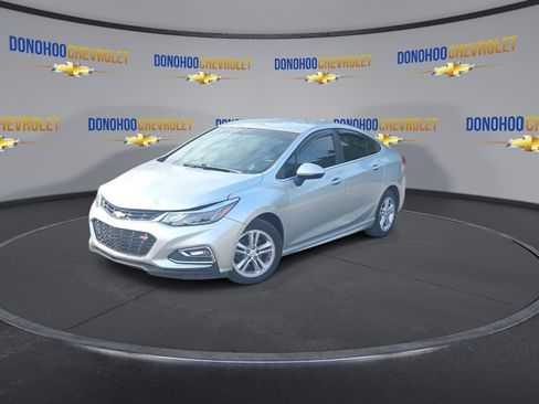 Used 2018 Chevrolet Cruze LT w/ Convenience Package FWD image 7
