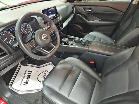 Used 2023 Nissan Rogue SV w/ SV Premium B Package image 35