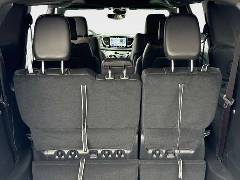 New 2026 Chrysler Pacifica Select image 12