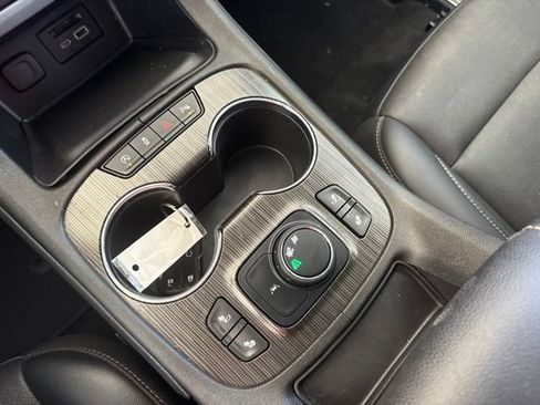 Used 2022 GMC Acadia SLT w/ Elevation Edition FWD image 21