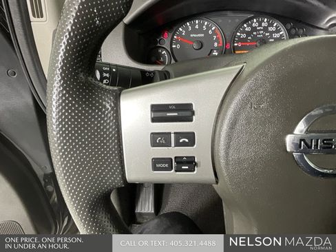 Used 2014 Nissan Frontier SV image 38