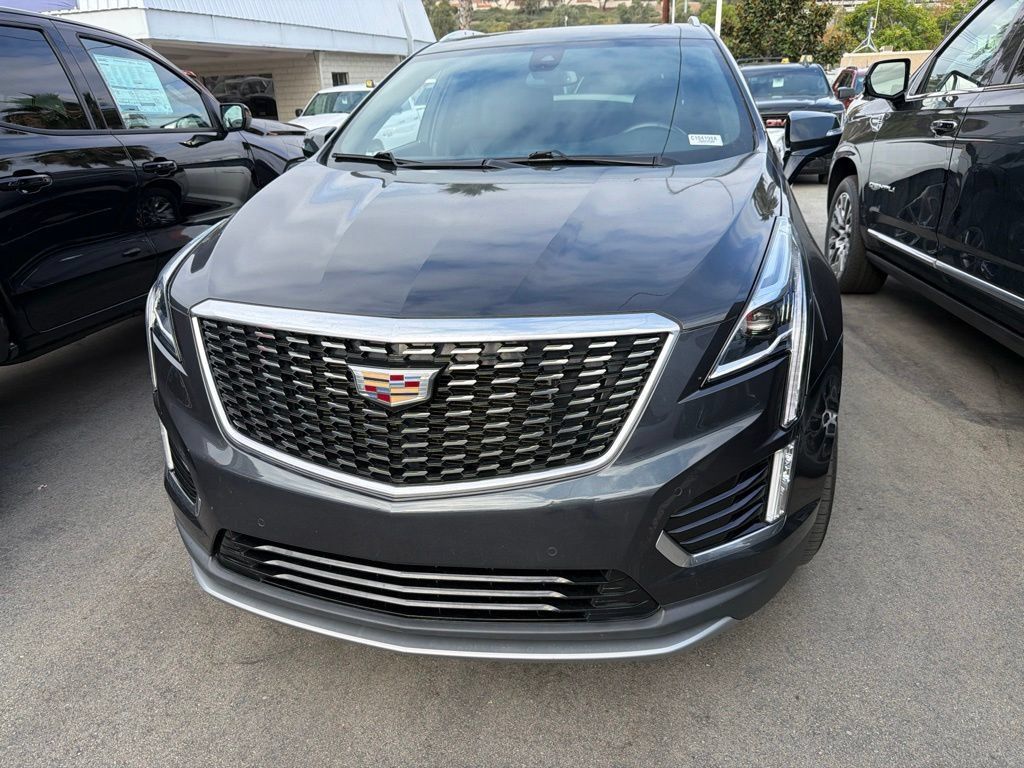 Used 2022 Cadillac XT5 Premium Luxury FWD image 1