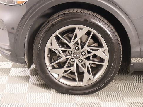 Used 2022 Genesis GV70 2.5T w/ Advanced Package AWD/4WD image 19