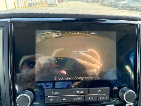 Used 2023 Nissan Titan SV w/ SV Convenience Package AWD/4WD image 14