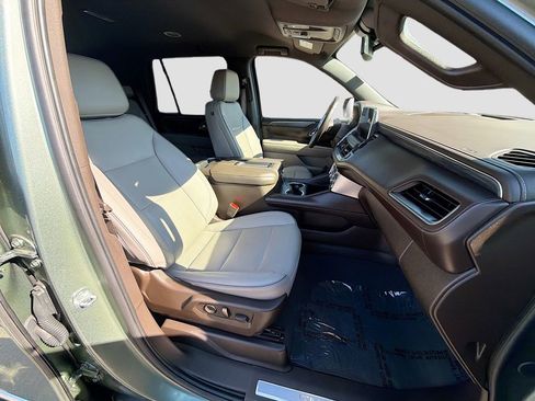 Used 2024 GMC Yukon SLT image 16