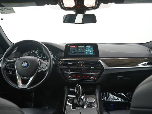Used 2018 BMW 530e xDrive w/ Premium Package 2 AWD/4WD image 14
