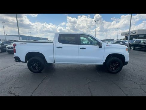 Used 2023 Chevrolet Silverado 1500 LT Trail Boss w/ LPO, Dark Essentials Package AWD/4WD image 9