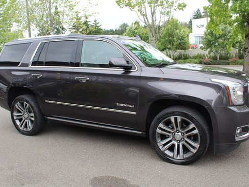 Used 2018 GMC Yukon Denali w/ Denali Ultimate Package AWD/4WD image 6