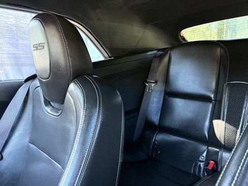 Used 2015 Chevrolet Camaro SS image 27