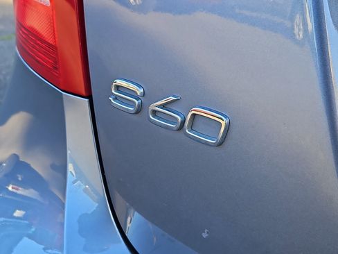 Used 2017 Volvo S60 T5 Inscription image 28