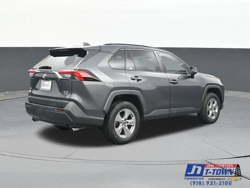 Used 2022 Toyota RAV4 XLE AWD/4WD image 13