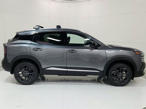 Certified 2026 Nissan Kicks SR FWD image 9
