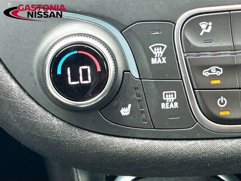 Used 2025 Chevrolet Malibu LT FWD image 21